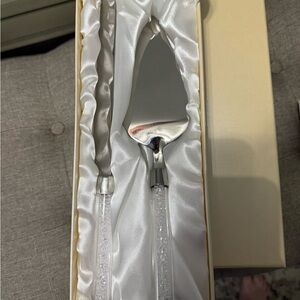 Oleg Cassini Silver and Clear Cake Server Set